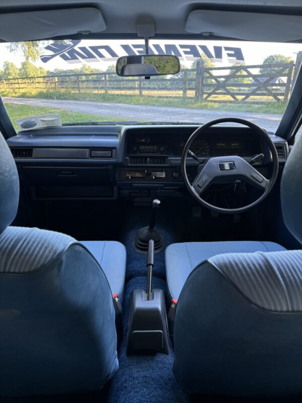 Toyota Corolla DX - Image 27