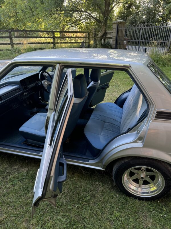 Toyota Corolla DX - Image 24