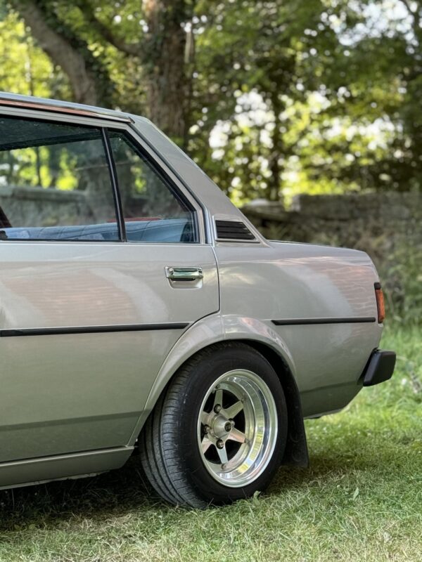 Toyota Corolla DX - Image 10