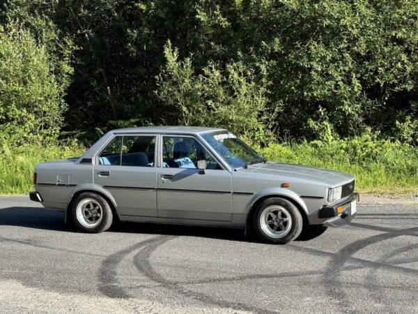 Toyota Corolla DX - Image 2
